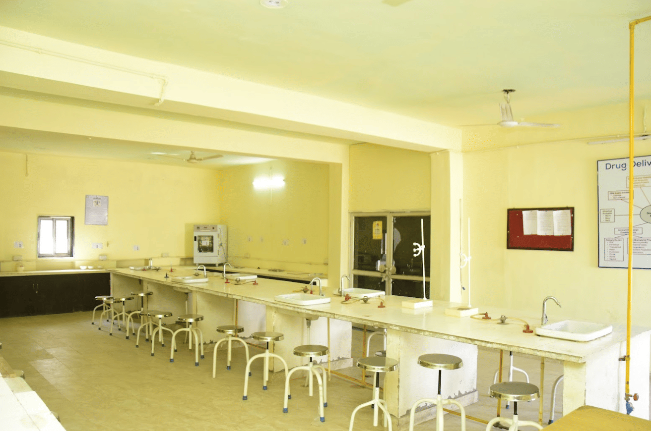 Biyani Institute of Pharmaceutical Sciences Jaipur Science Lab photo 8